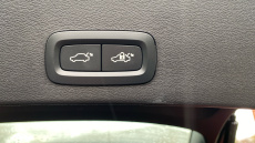 Volvo XC40 2.0 B4P Plus Dark 5dr Auto Petrol Estate